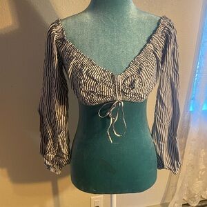 BB Dakota: striped off shoulder striped top
